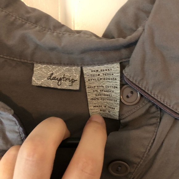 Button up shirt - Picture 2 of 5